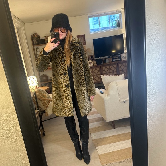 Moda International Jackets & Blazers - Moda International Concepts Animal Print Teddy Jacket